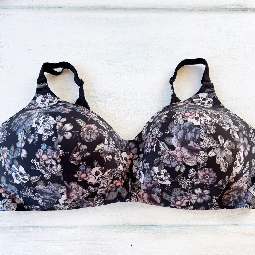 Torrid Bra 360 Back Smoothing Lightly Lined Full Coverage Balconette Skull 42DDD